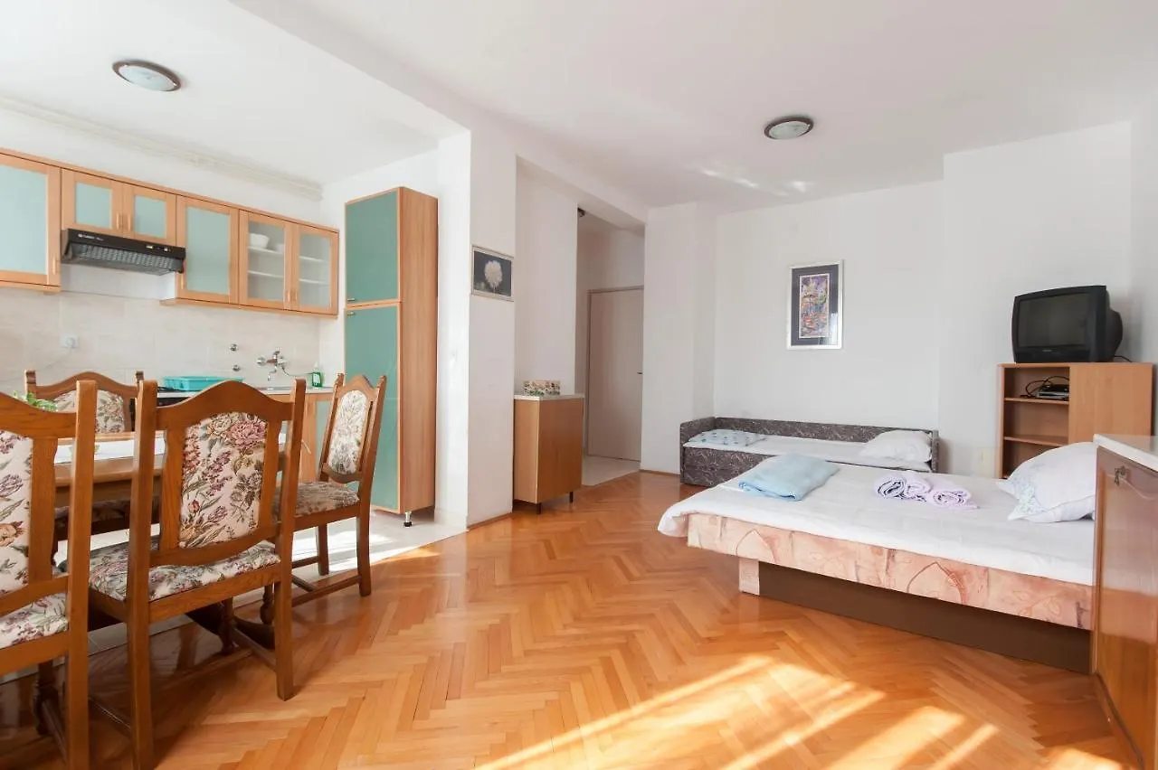 Studio Turanj 6445B 0*,